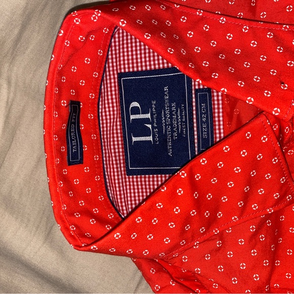 Selling to clear wardrobe - Picture 2 of 2